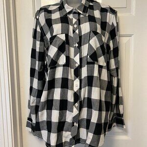 Faded Glory Black & White Button Down